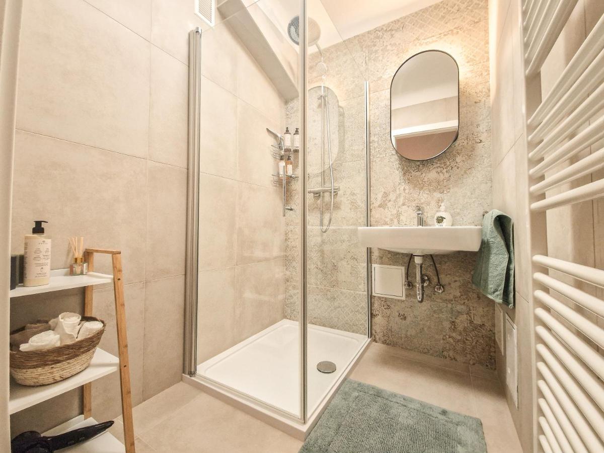 Feelhome - Design Apartment - Kitchen - Kingbed - Smart Tv 维也纳 外观 照片